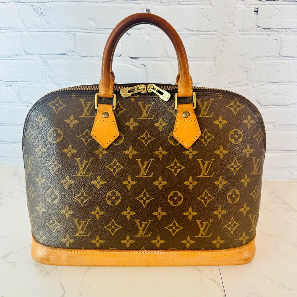 LOUIS VUITTON Alma PM